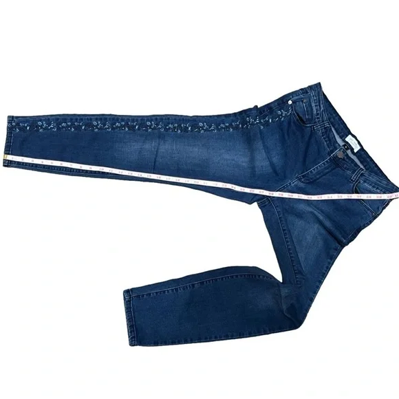 Women's Blue Jeans with Embroidered Detail - Picture 10 of 10